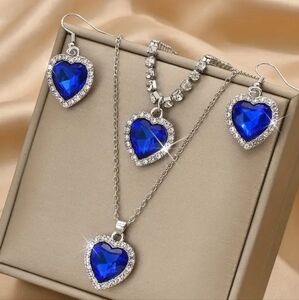 Heart silver necklace set